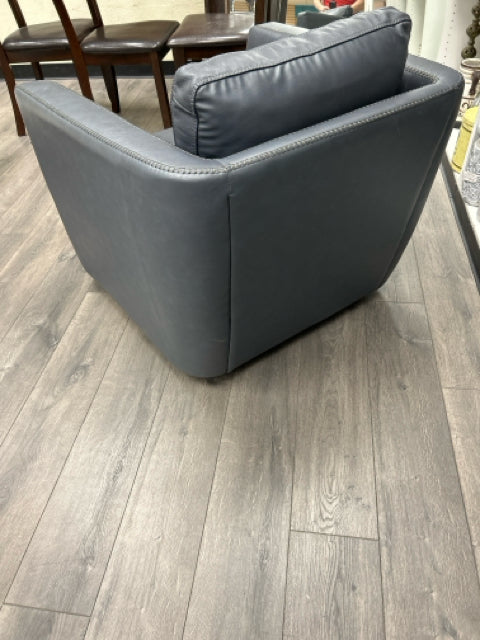 BLUE LEATHER SWIVEL CHAIR