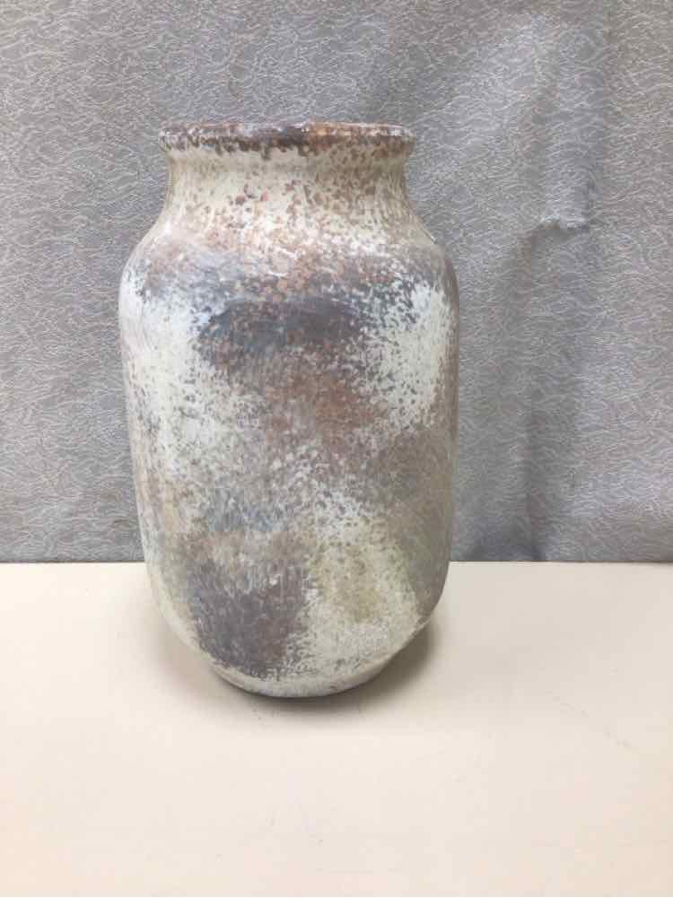 CREAM BROWN CERAMIC VASE