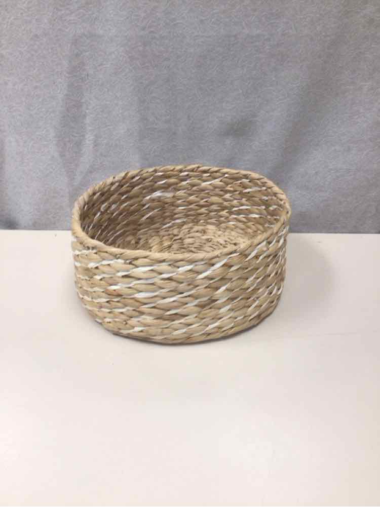 WHITE/BLONDE SEAGRASS BASKET