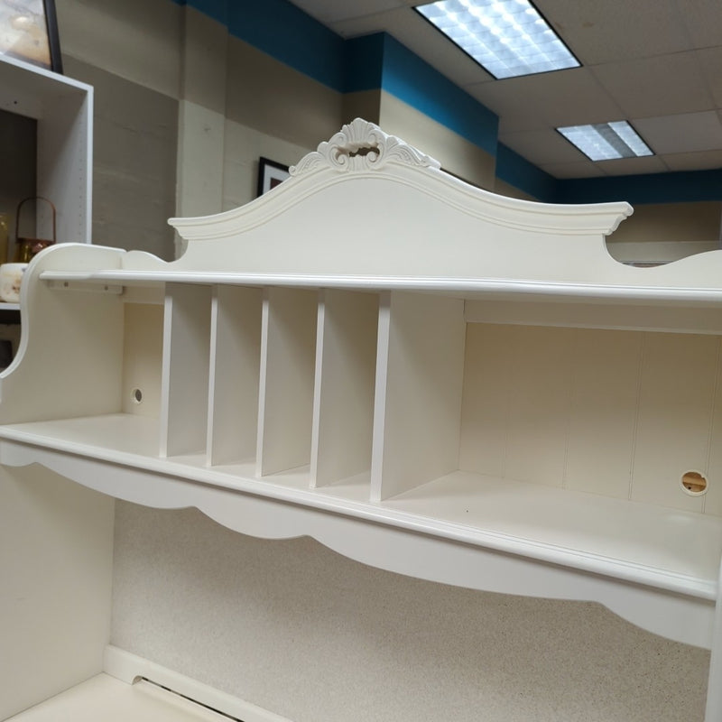 WHITE DESK W/HUTCH & CHAIR
