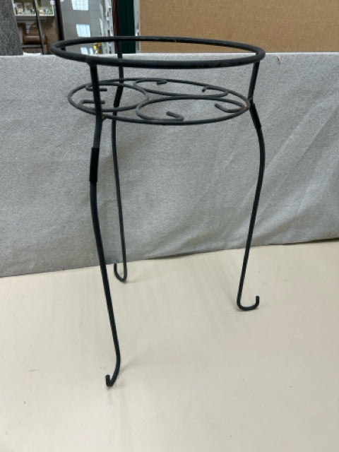 GREY METAL PLANTER
