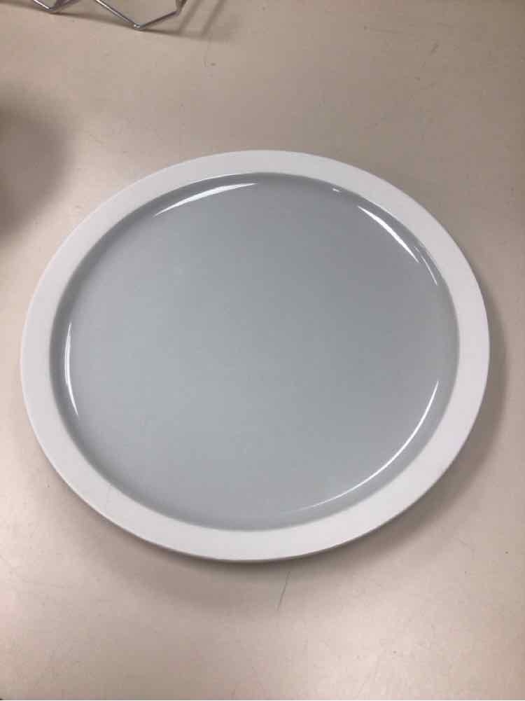GREY CREAM SERVING PLATE