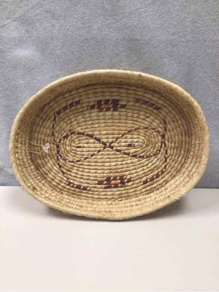 INFINITY SIGN WOVEN BASKET