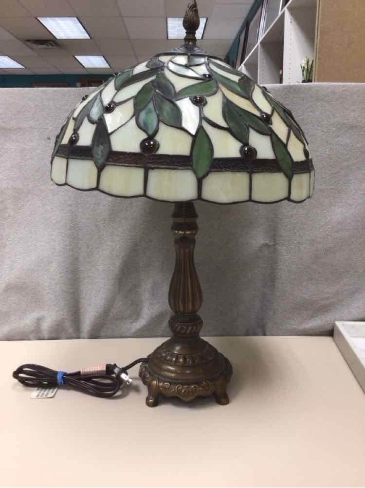LEAF PATTERN GLASS SHADE LAMP