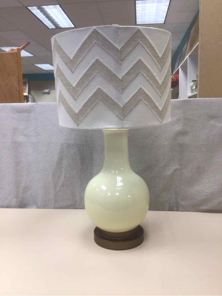 CREAM BASE TAN CREAM SHADE LAMP