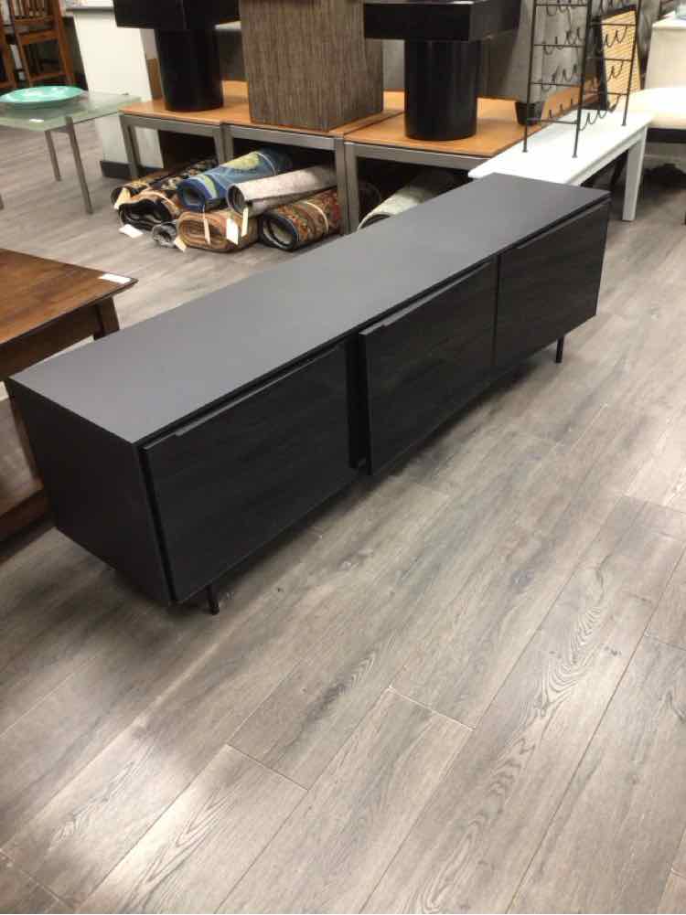 LONG BLACK CONSOLE WITH GLASS FRONT