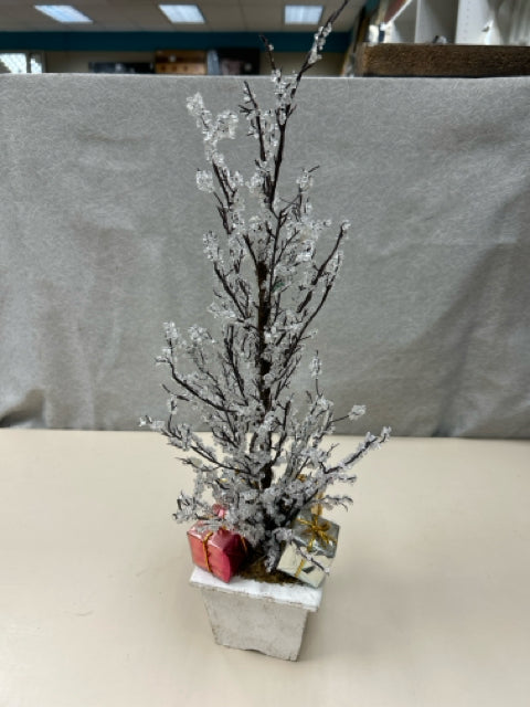 "FROSTED" TREE IN PLANTER