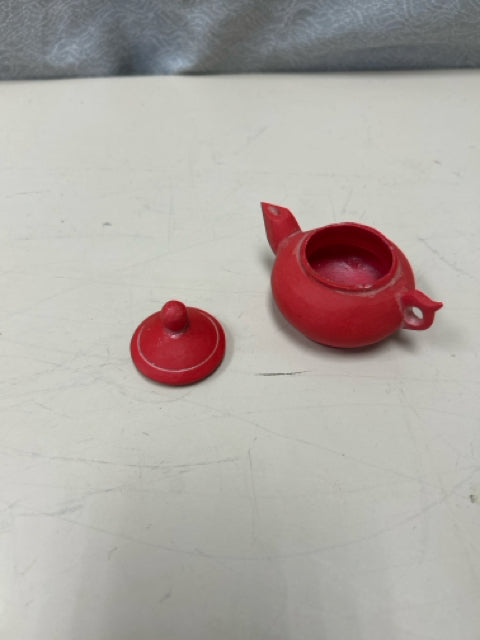SMALL RED TEAPOT