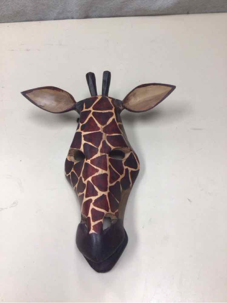 WOOD HANGING GIRAFFE HEAD