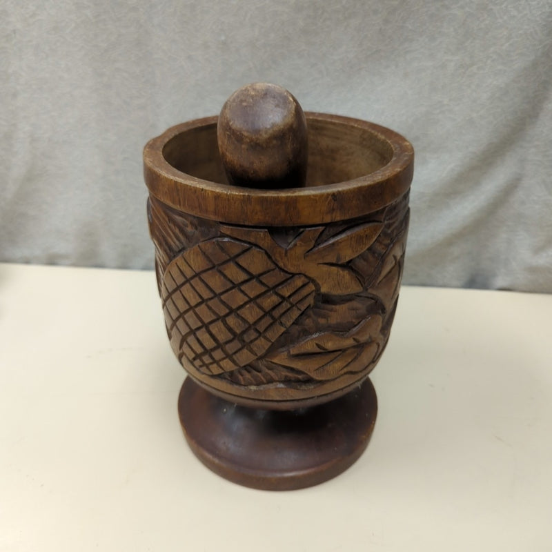 WOOD CARVED BOWL W/GRINDER