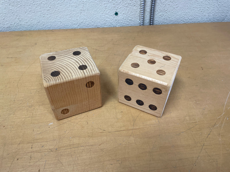 2 WOOD DICE
