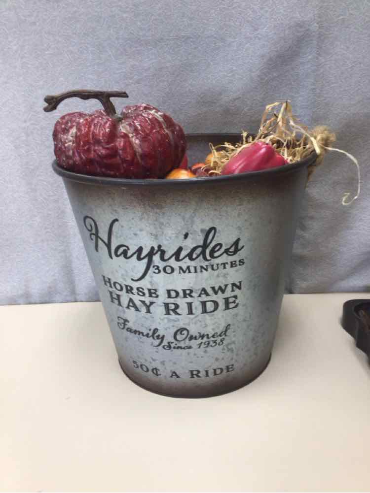 "HAYRIDES" BUCKET W/FILLER