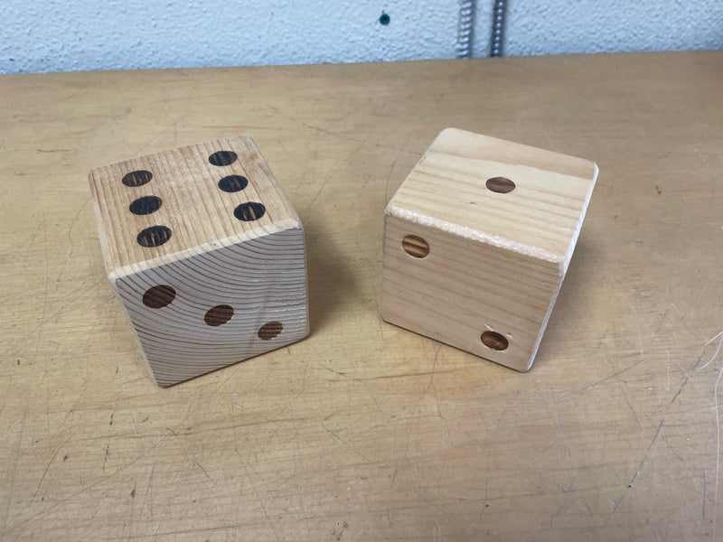 2 WOOD DICE