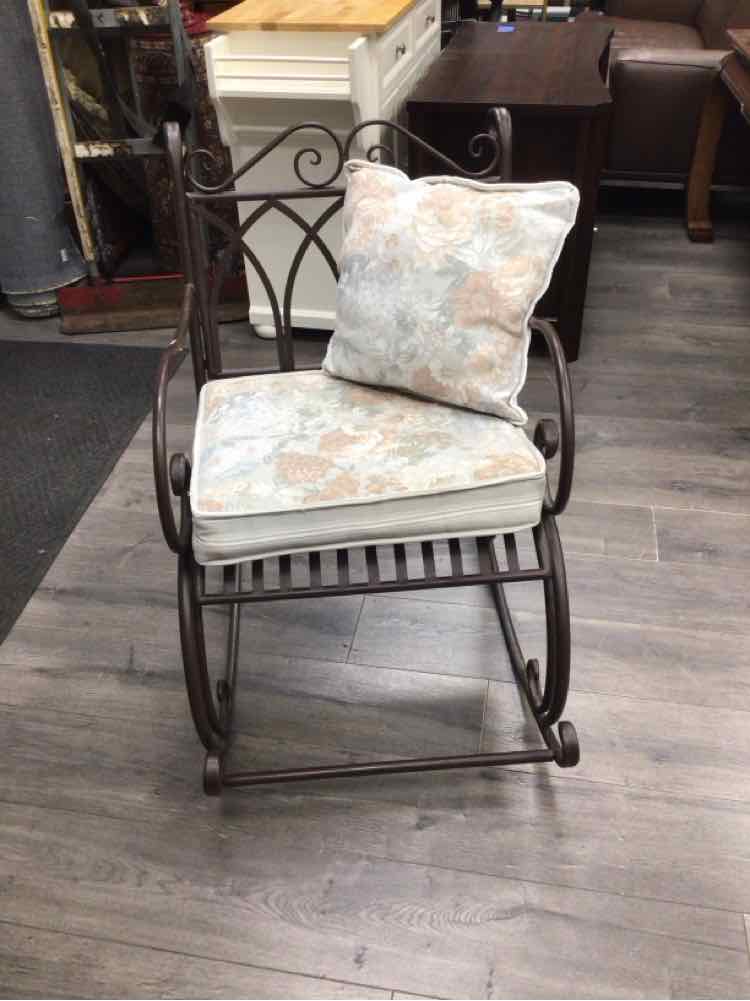 RUSTIC BROWN ROCKING CHAIR
