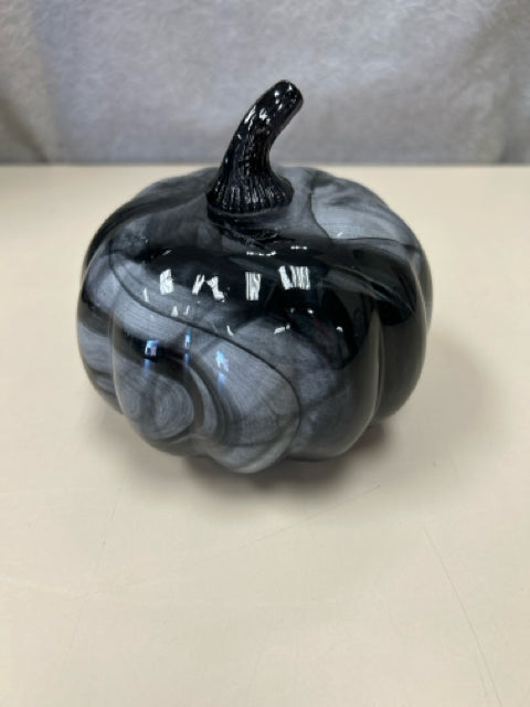 BLACK/WHITE SMOKY PUMPKIN