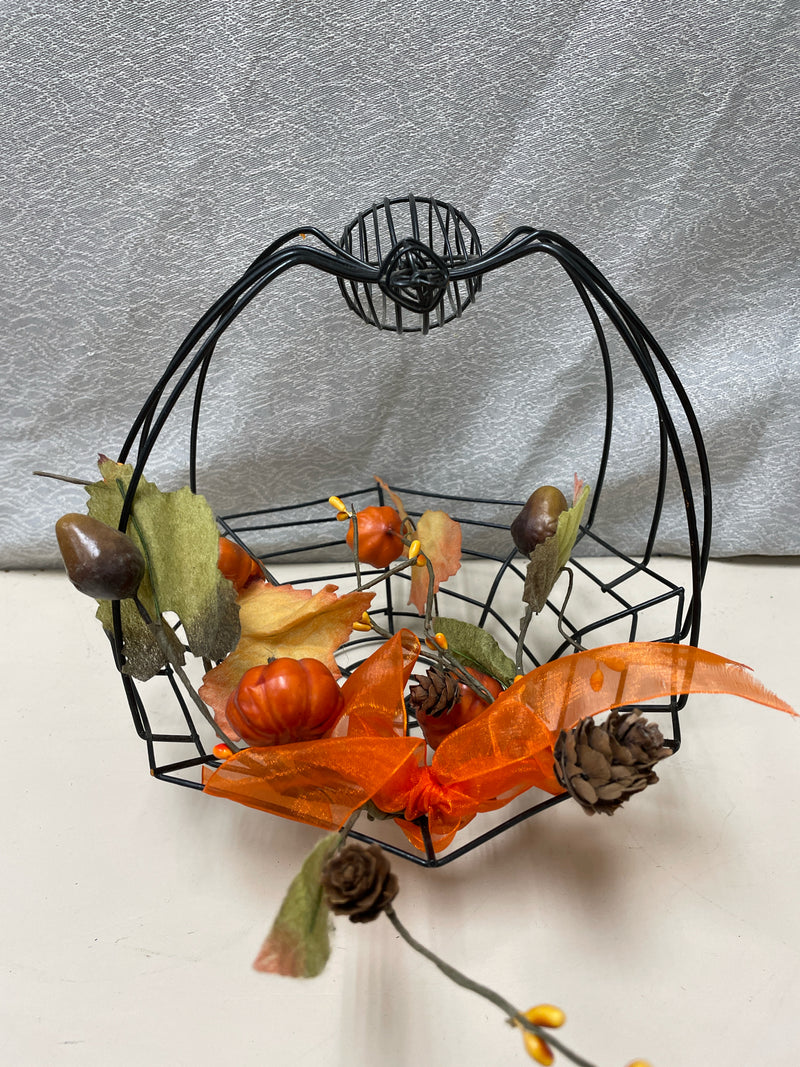 FALL ARNG IN METAL SPIDER BASKET