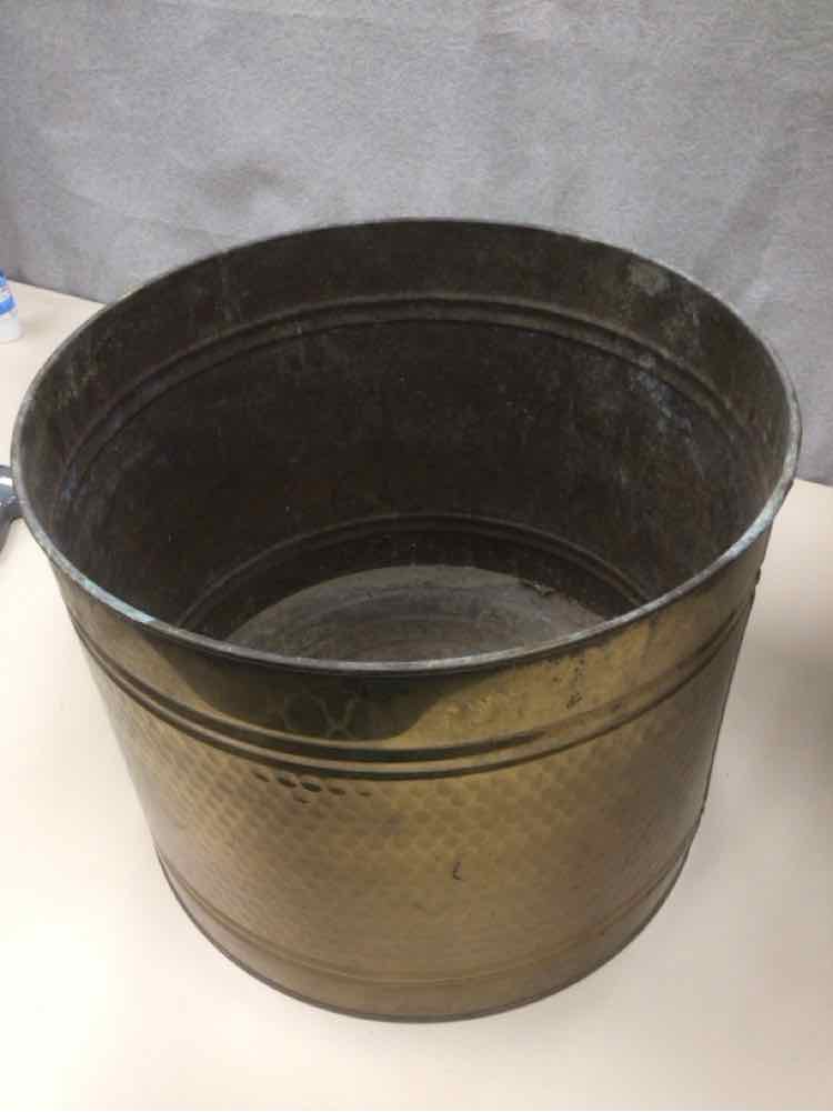 LARGE GOLD PLANTER POT