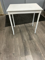 WHITE PAINTED WOOD END TABLE