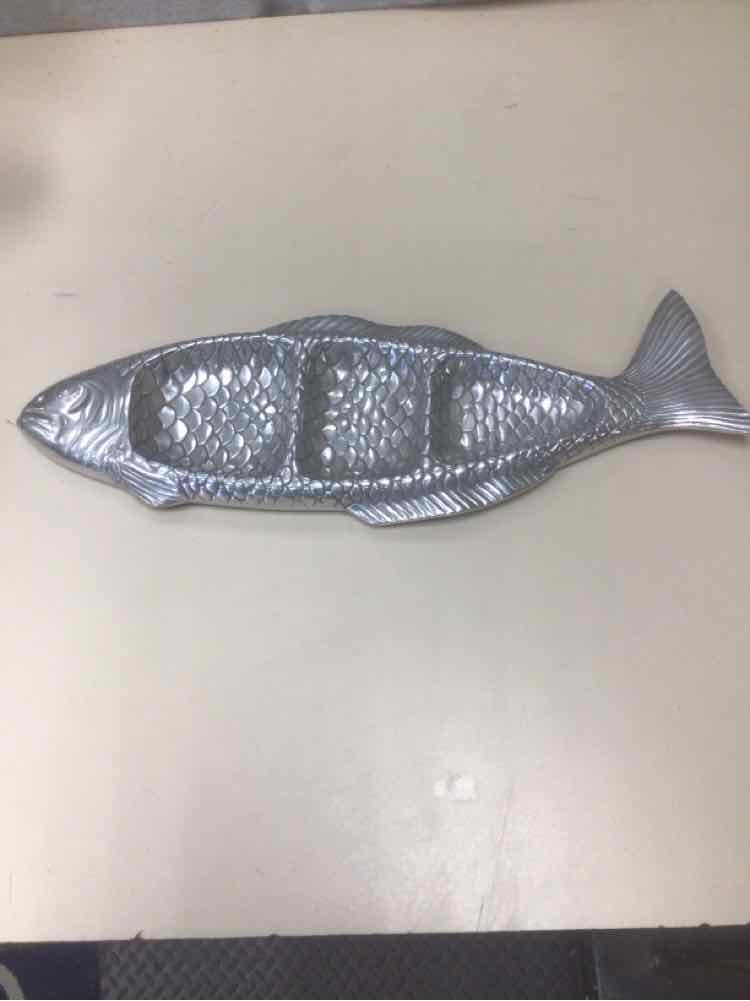 VINTAGE ALUMINUM FISH SERVING TRAY