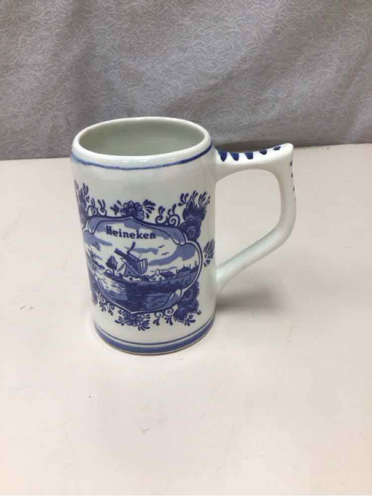 BLUE/WHITE HEINEKEN TALL MUG