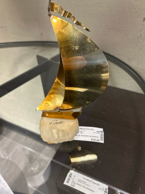 GOLD METAL SAILBOAT ON QUARTZ