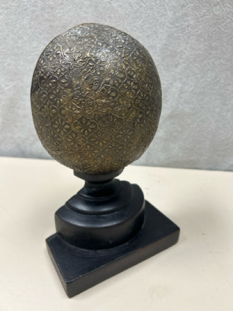 GOLD CIRCLE DESIGN BOOKEND
