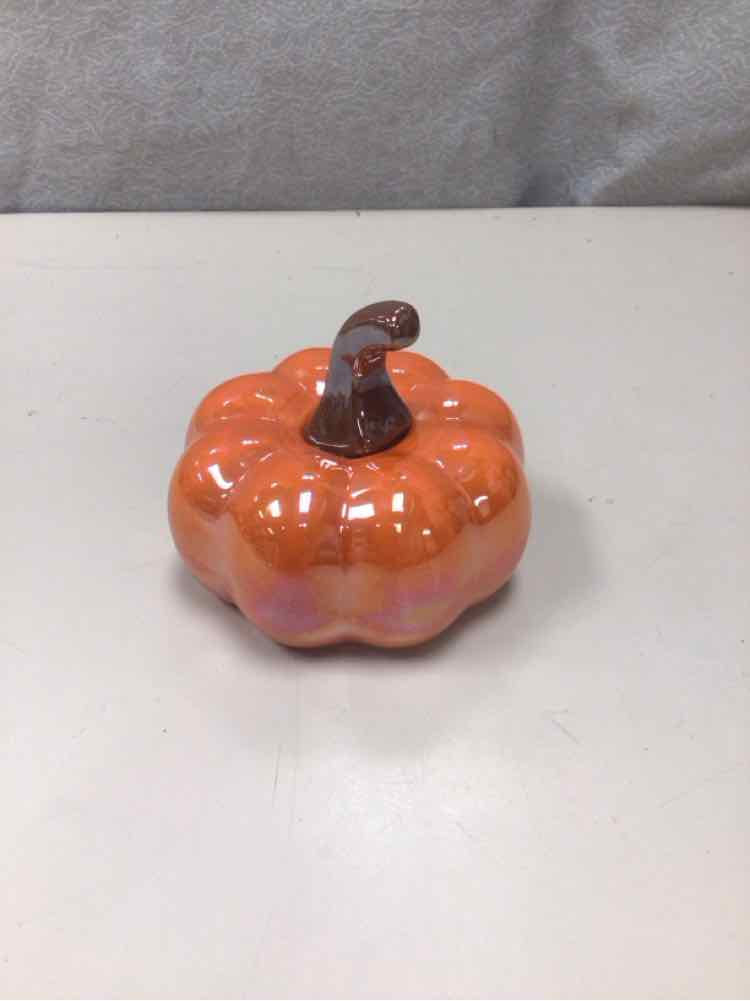 ORANGE IRIDESCENT PUMPKIN