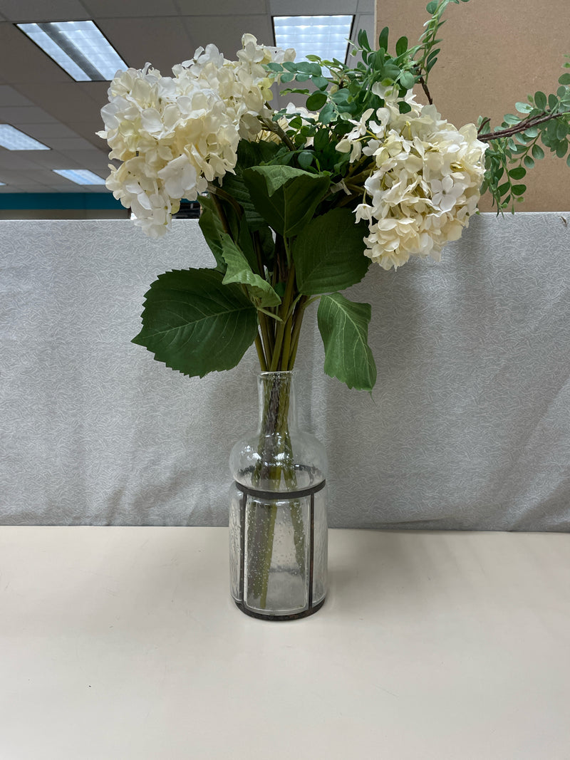 WHITE FLORAL ARNG IN GLASS VASE