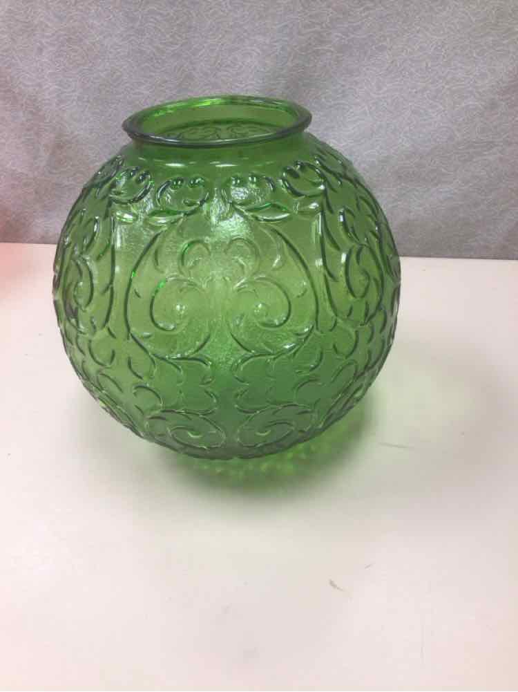 WIDE GREEN GLASS VASE
