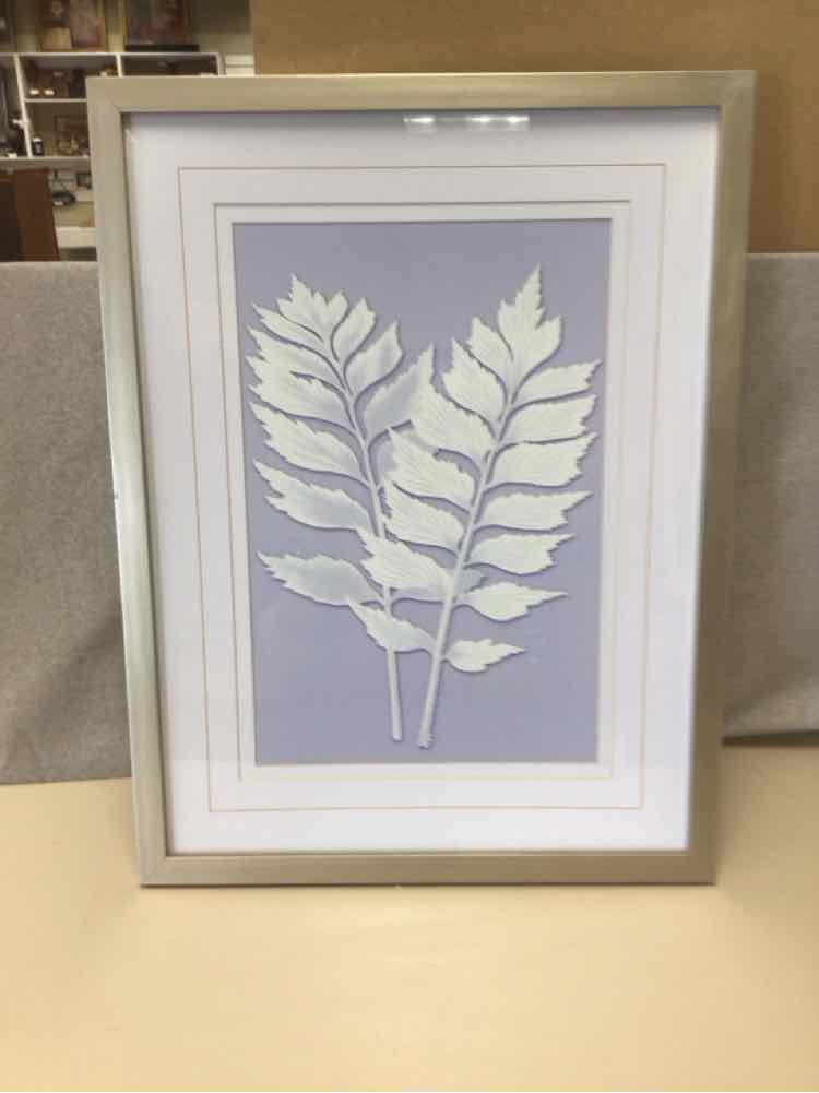 WHITE BLUE LEAF PIC
