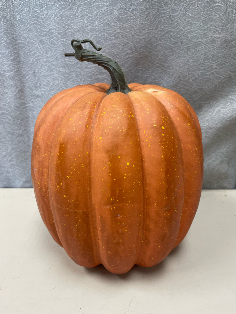 ORANGE PLASTIC PUMPKIN