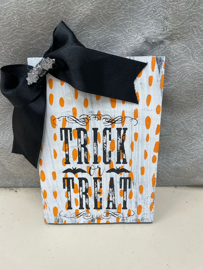 TRICK OR TREAT BLACK ORANGE WOOD