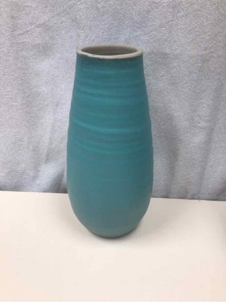 GREEN/BLUE/GRAY TALL VASE