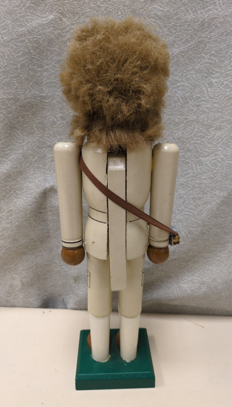 WOOD LION NUTCRACKER