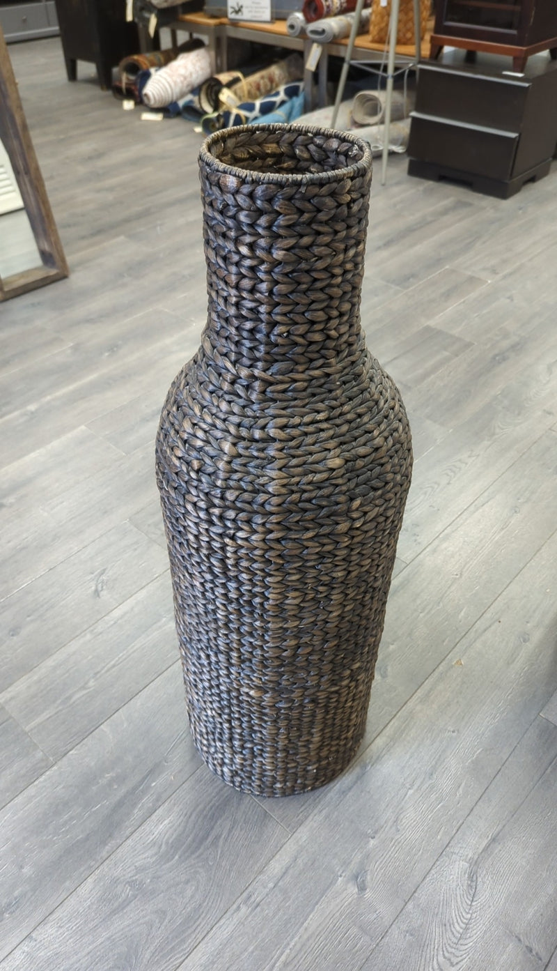 BOTTOMLESS SEAGRASS FLOOR VASE