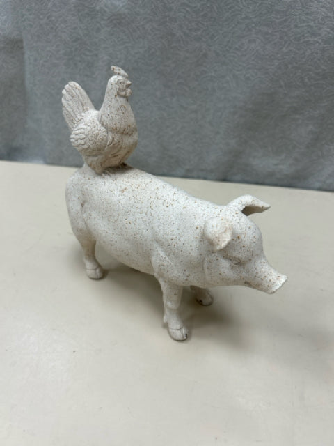 CREAM PIG ON ROOSTER