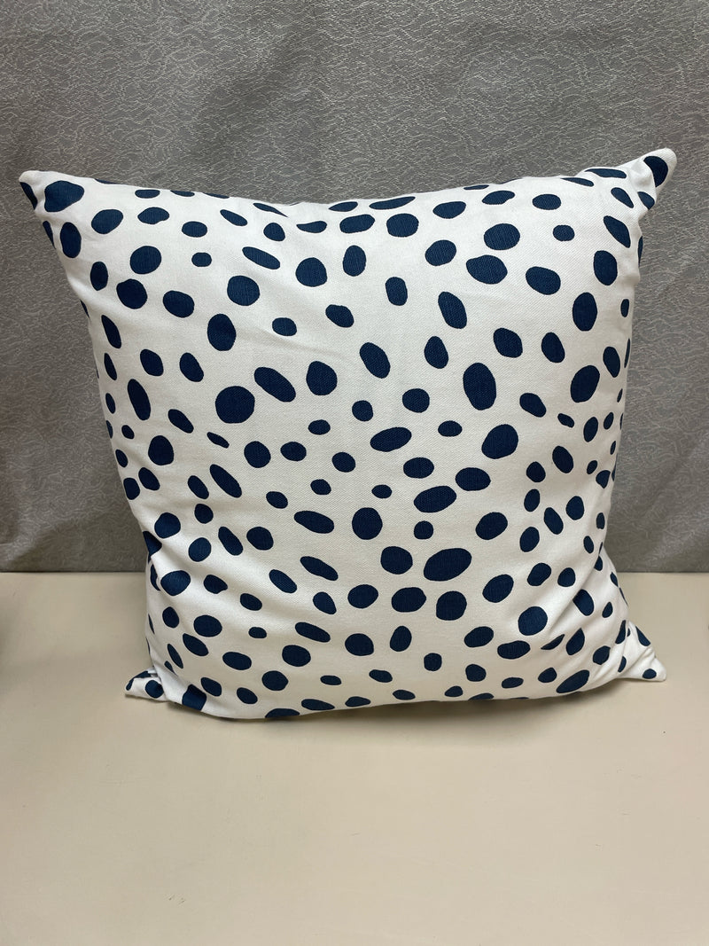 BLUE/WHITE DOTTED PILLOW