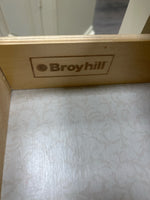 WHITE NIGHTSTAND W/DRAWER & CABINET