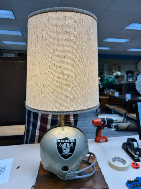 RAIDERS VINTAGE LAMP FOOTBALL HELMET