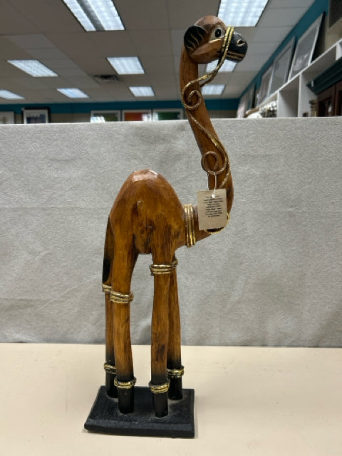 BROWN WOOD CAMEL STATUE