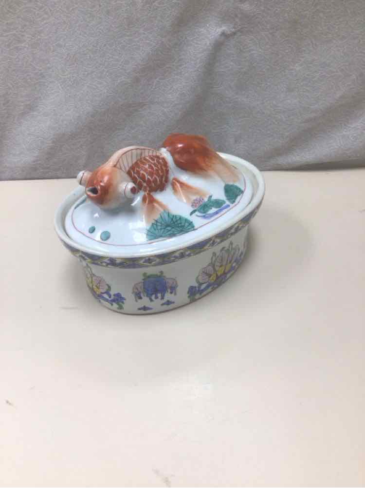 ASIAN THEME GOLDFISH LIDDED DISH