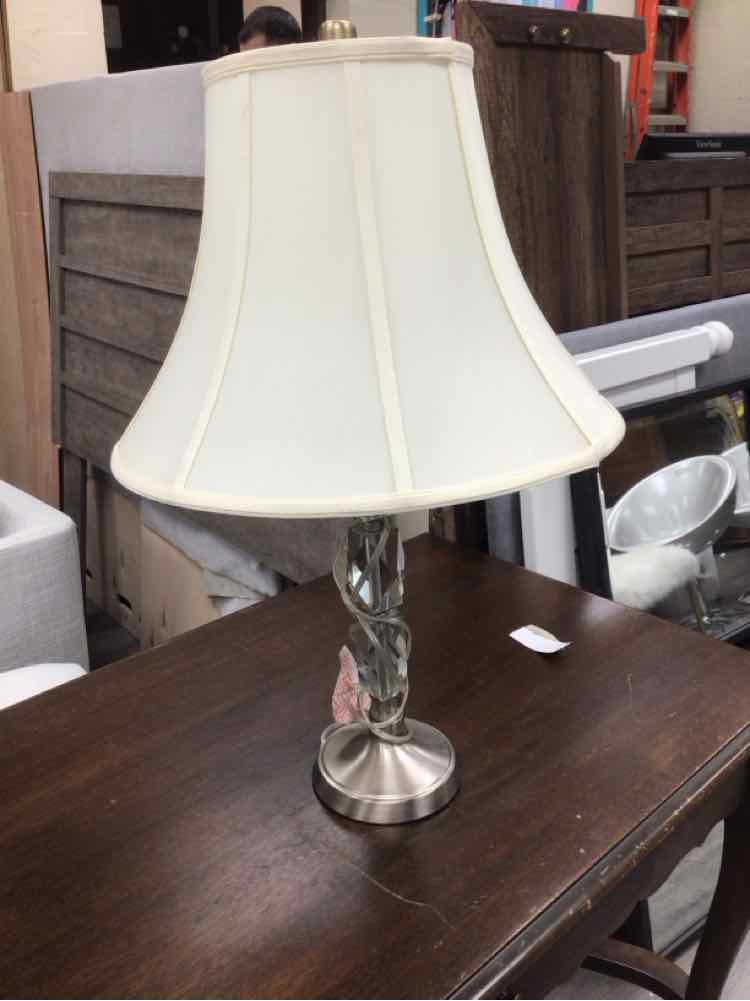 CRYSTAL CUTOUT LAMP W/WHITE SHADE