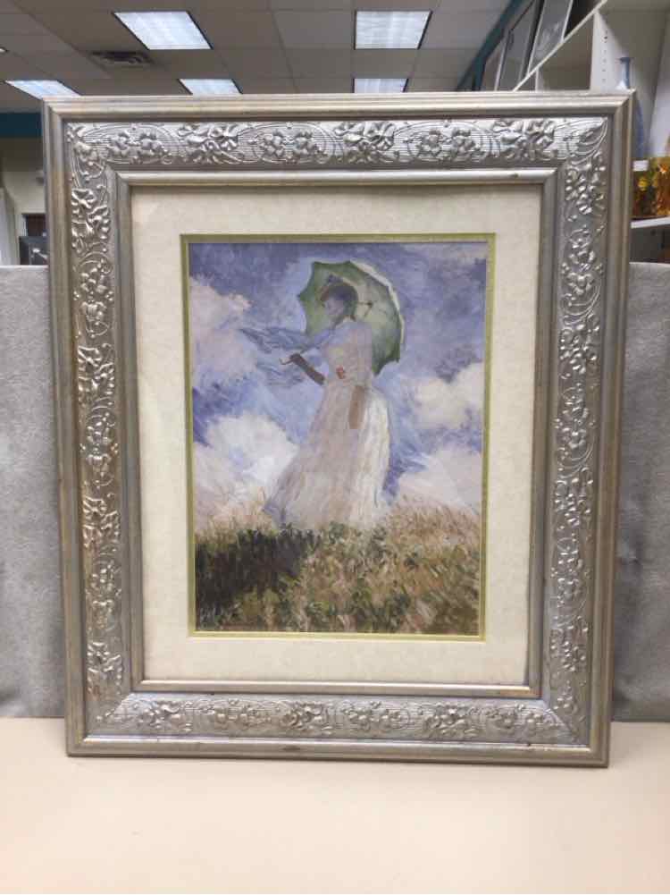 WOMAN W/UMBRELLA PIC