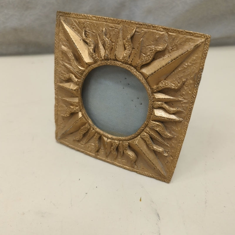 SQUARE GOLD SUN FRAME