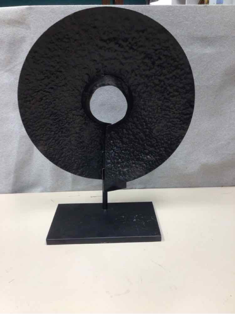 MODERN DECORATIVE TEXTURED ROUND SCULPTURE