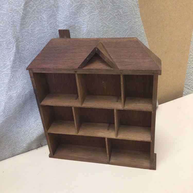 SMALL VINTAGE WOOD DISPLAY SHELF