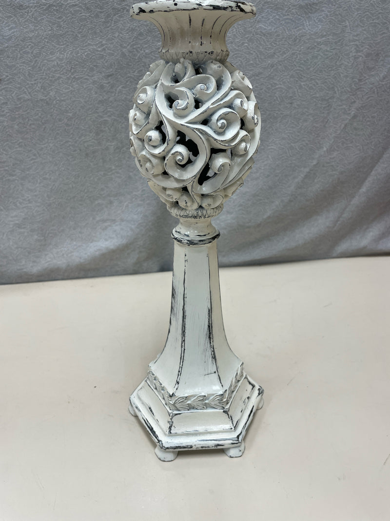 WHITE DISTRESSED CANDLESTAND