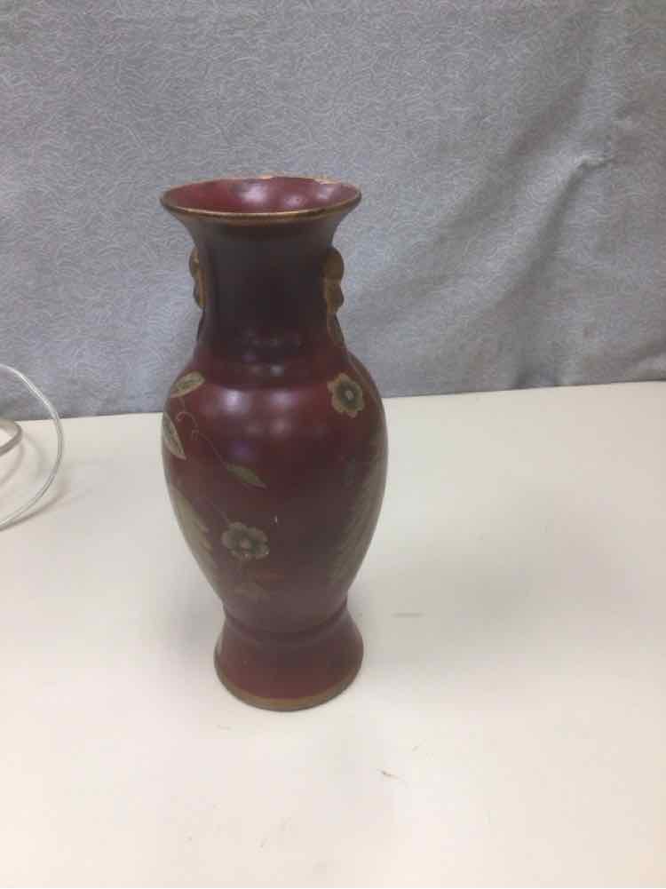 HAND PAINTED ANIMALS CERAMIC VASE