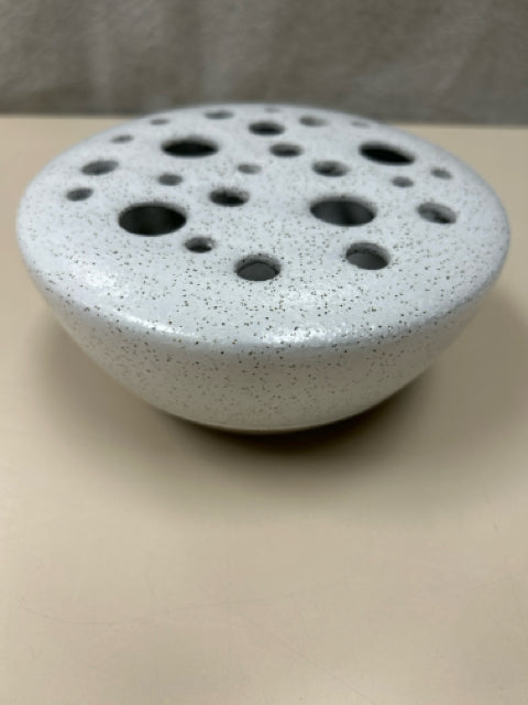 GREY MULTI-HOLE BUD VASE