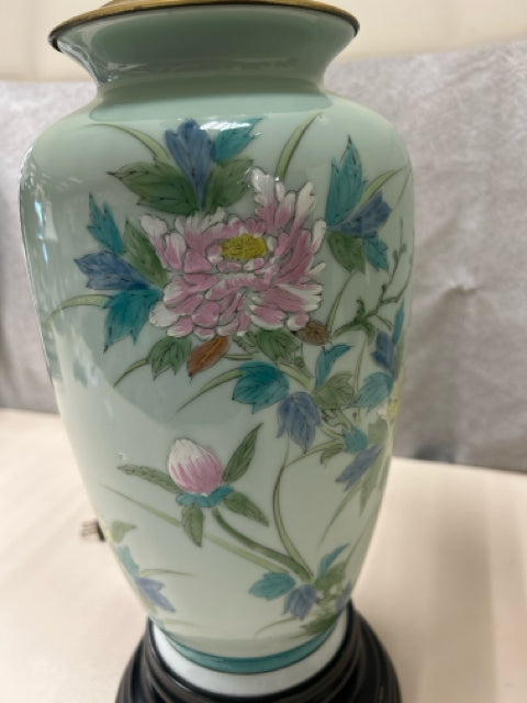 ANTIQUE FLORAL LAMP